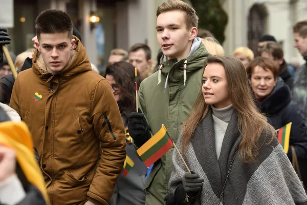 Vilnius Litauen Februar Unbekannte Versammelten Sich Mit Fahnen Einer Geburtstagsfeier — Stockfoto