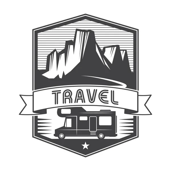 ビンテージ ラベル バッジ ロゴやエンブレム モバイル ホーム トラックとテキスト旅行 ベクトル図を — ストックベクタ