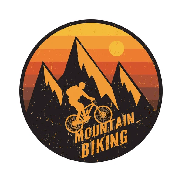 Emblema, distintivo o logo di un ciclista in mountain bike — Vettoriale Stock