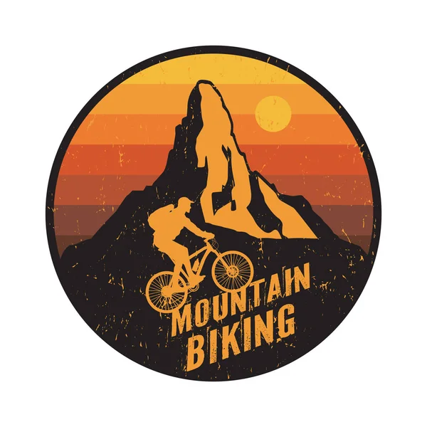 Emblema, distintivo o logo di un ciclista in mountain bike — Vettoriale Stock