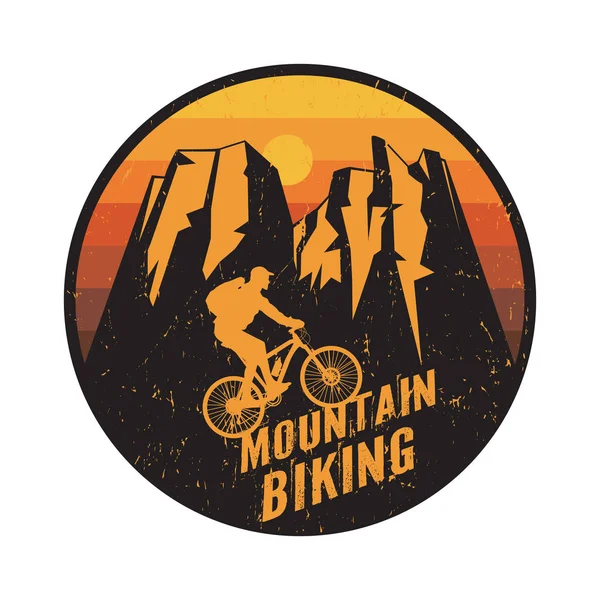 Emblem, märke eller logotyp av en ryttare på en mountainbike — Stock vektor