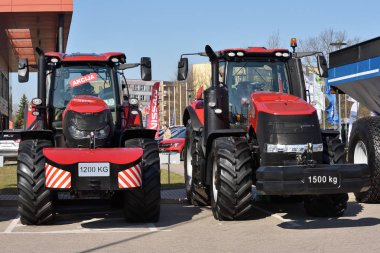 Case IH traktör ve marka logosu