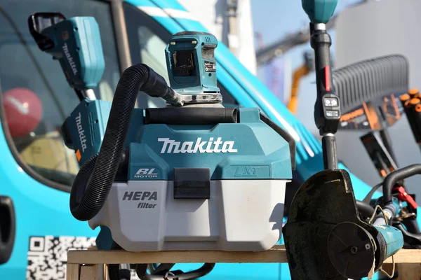 Professional electric Makita tools and logo — Stock Photo, Image