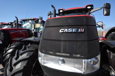 Case IH traktör ve marka logosu