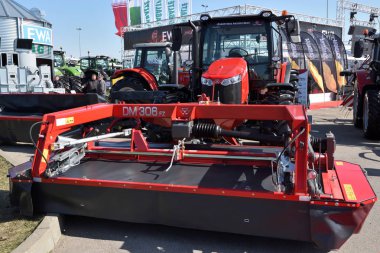 Massey Ferguson traktör ve logosu