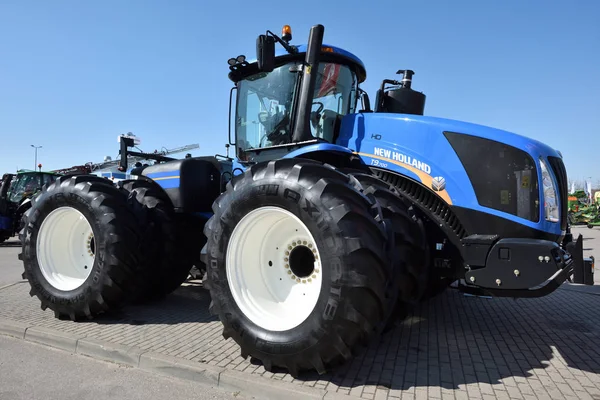 Nuevo tractor y logotipo de Holanda —  Fotos de Stock