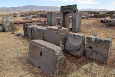 Pumapunku veya Puma Punku kalıntıları