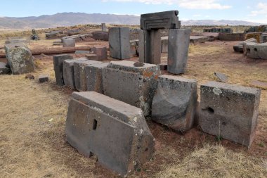 Pumapunku veya Puma Punku kalıntıları