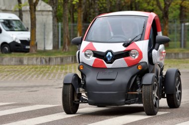 Renault Twizy elektrikli otomobil 
