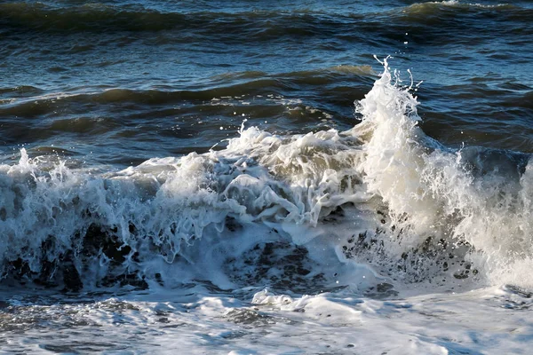 Fırtına sırasında dalga tatili