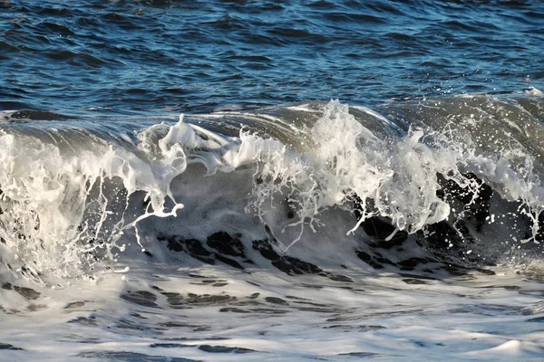 Wave raster under stormen — Stockfoto
