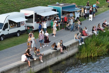 Geleneksel Vilnius City Fiesta insanlar