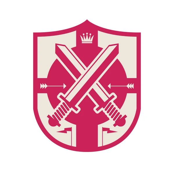 Krone und Schwerter Silhouetten, Schilddesign — Stockvektor