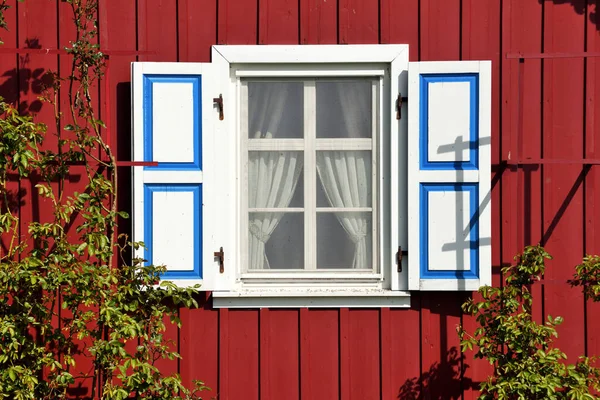 Fenêtre Peinte Rustique Bois Dans Petite Maison Campagne — Photo