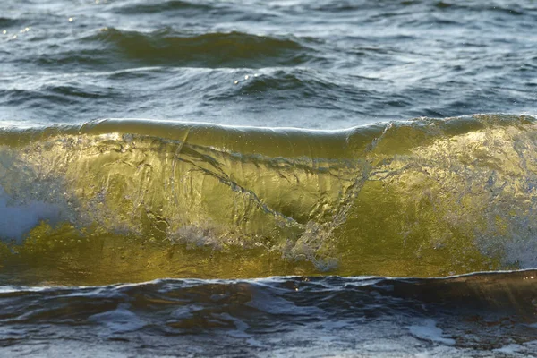 Zee Oceaan Golven Van Dichtbij Gezien Groen Gele Golven Zeewater — Stockfoto