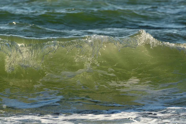 Zee Oceaan Golven Van Dichtbij Gezien Groen Gele Golven Zeewater — Stockfoto