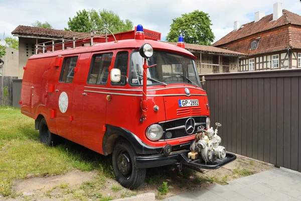 Kuldiga Juni Oldtimer Mercedes Benz Feuerwehrauto Juni 2020 Kuldiga Lettland — Stockfoto