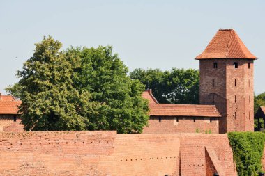 Malbork, 15 Temmuz: Tötonik Düzen Kalesi 15 Temmuz 2020, Malbork Polonya. Dünyanın en büyük şatosudur ve kara alanıyla ölçülür..