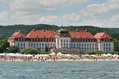 Sopot, 14 Temmuz 2020 'de Polonya' nın Sopot kentinde Grand Hotel. Sopot, Doğu Pomeranya 'da bir sahil kentidir.
