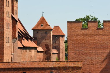 Malbork, 15 Temmuz: Tötonik Düzen Kalesi 15 Temmuz 2020, Malbork Polonya. Dünyanın en büyük şatosudur ve kara alanıyla ölçülür..