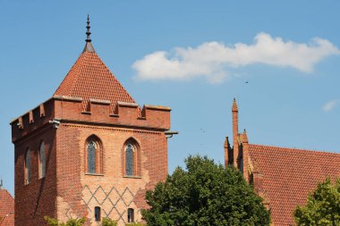 Malbork, 15 Temmuz: Tötonik Düzen Kalesi 15 Temmuz 2020, Malbork Polonya. Dünyanın en büyük şatosudur ve kara alanıyla ölçülür..