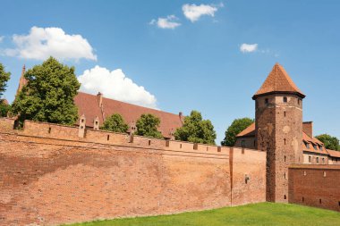 Malbork, 15 Temmuz: Tötonik Düzen Kalesi 15 Temmuz 2020, Malbork Polonya. Dünyanın en büyük şatosudur ve kara alanıyla ölçülür..