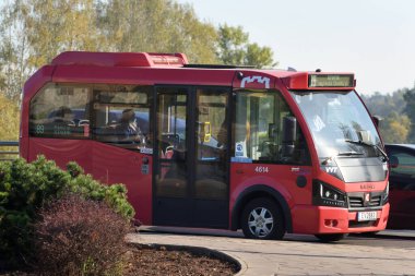 Vilnius, Litvanya - Ekim 07: 07: tam elektrikli otobüs 07 Ekim 2020 Vilnius, Litvanya. 