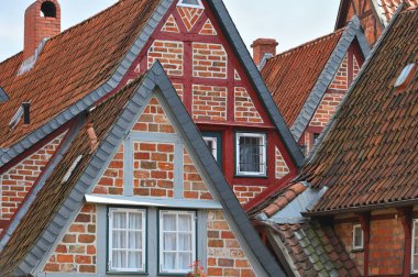 Güzel bir Alman şehrinde ortaçağ mimarisi - Luneburg, Aşağı Saksonya, Almanya