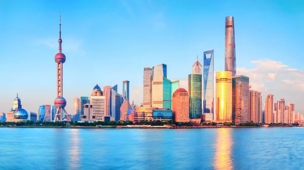 Vista panorámica del nuevo distrito moderno de Shanghai Pudong — Foto de Stock