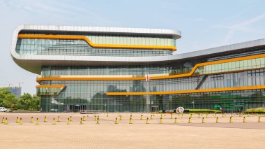 Shanghai, Çin - 17 Mayıs 2018: Binanın Shanghai otomatik Müzesi kim vintage ve modern otomobiller, Ayrıntılar ve aygıt ve geliştirme Otomotiv Sanayi topluluğu sergiler. Şanghay Çin şehir Exebition.