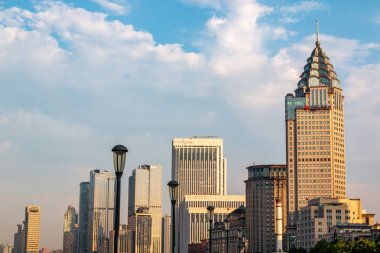 Mimarisi ile Pudong içinde kentsel gökdelenler ve binalar