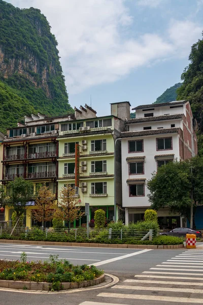 Yangshuo China Maio 2018 Rua Edifícios Cidade Turística Yangshuo Conhecido — Fotografia de Stock