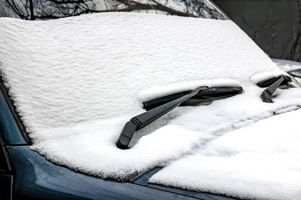 Nieve Parte Delantera Del Coche Primera Nieve Noviembre — Foto de Stock