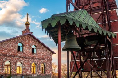 Aziz Seraphim Manastırı Adası Rusça Vladivostok ve çan kulesi erkekler için