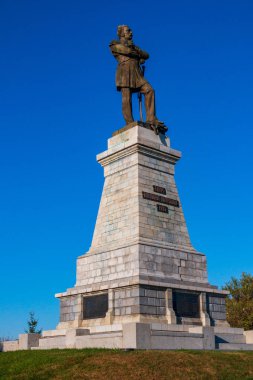 Habarovsk, Rusya - 29 Eylül 2018: Anıt Genel Valisi olan Doğu Sibirya Nikolay Muroviev-Amursky 1809-1881. Amur Nehri Khabarovsk.omat uzak doğu şehrinde çıkabilir yüklü.