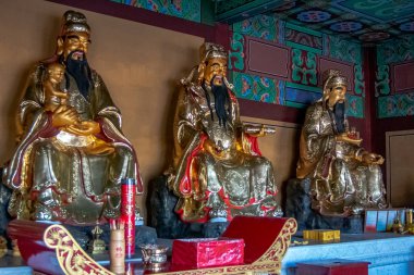 İç ve Budist Tapınağı Hua Yan veya Çin şehir Tumen, Jilin eyaletinde Kore Yanbian ili Huayan toplayan. Popüler turistik yer.