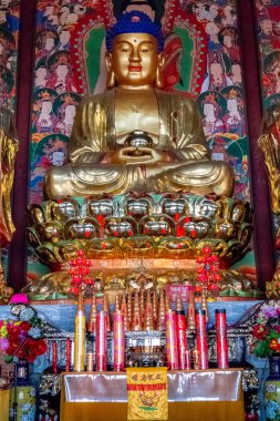 Tümen, Çin - 31 Aralık 2018: İç ve Budist Tapınağı Hua Yan veya Çin şehir Tumen, Jilin eyaletinde Kore Yanbian ili Huayan toplayan. Popüler turistik yer.