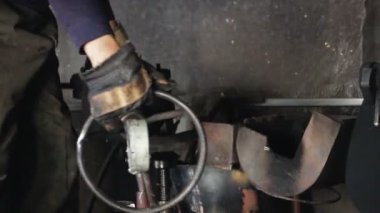 Pişirme patlamış mısır ve patlamış pirinç işlemidir. Eskimiş teknoloji bir tahıl gaz yakıcı ile özel bir kazan Isıtma tarafından eski cihazlar kullanılıyor.