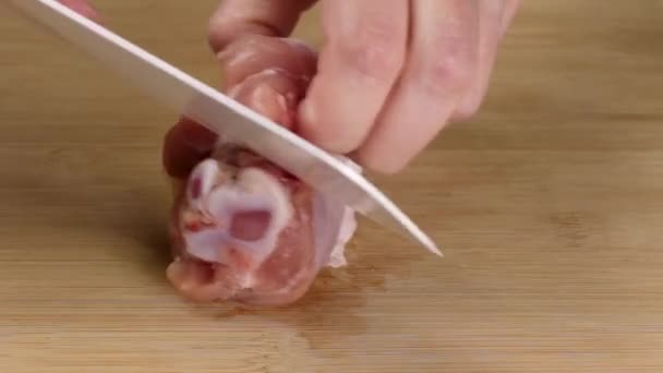 Hühnerfleisch Von Knochen Trennen Filets Herzustellen Und Als Teil Des — Stockvideo