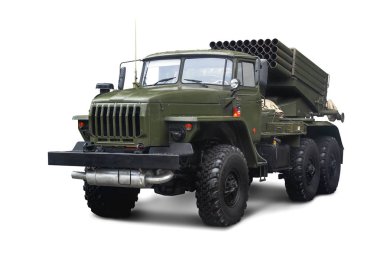 Sovyet Çoklu Roketatar Bm-21 Grad 122 mm kamyon Ural-375d şasi üzerine monte. Beyaz arka planda yalıtılmış