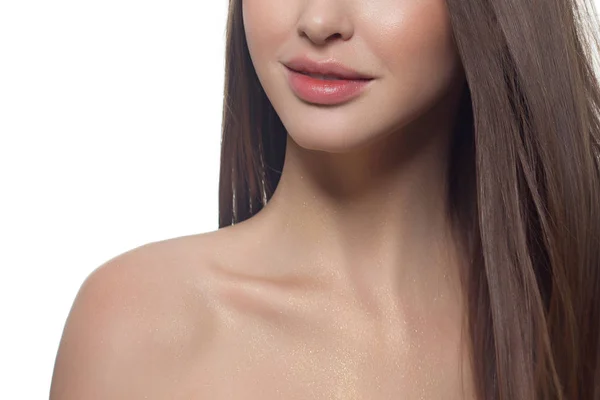 Uroda Zbliżenie Kobiety Pełne Czerwone Usta Błyszczącą Skórę Długie Włosy — Zdjęcie stockowe