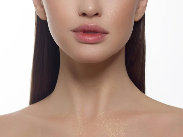 Kosmetika Makeup Och Trender Ljust Läppglans Och Läppstift Läpparna Närbild — Stockfoto