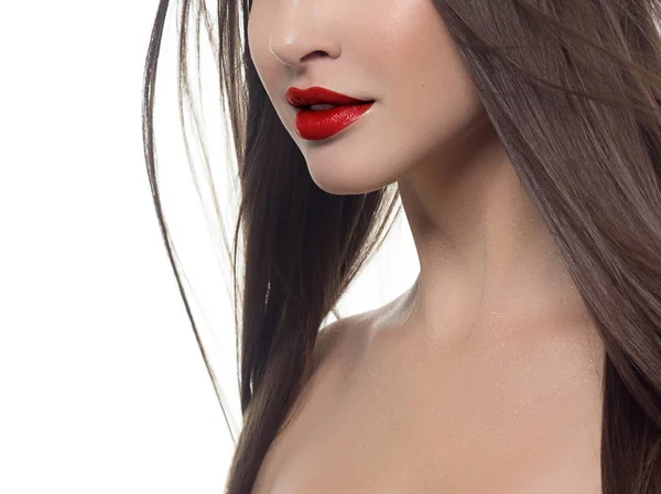 Belleza primer plano de las mujeres labios rojos completos con la piel brillante y larga h —  Fotos de Stock
