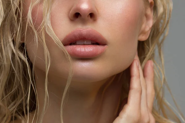 Perfecte Lippen Sexy Mouth Van Dichtbij Schoonheid Jonge Vrouw Glimlach — Stockfoto