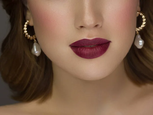Kozmetika Smink Tendenciák Világos Szájfény Rúzs Szája Vértes Gyönyörű Női — Stock Fotó