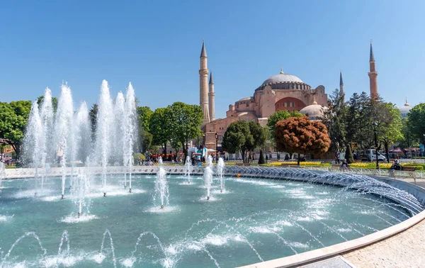 Istanbul Turquia Abril 2017 Santa Sofia Fonte Praça Sultanahmet Hipódromo — Fotografia de Stock