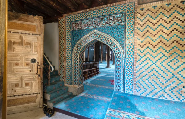ベイシェヒル コンヤ トルコ 2018 Esrefoglu モスク ベイシェヒル トルコのコンヤ県のタイルで飾られた歴史的な入り口 Esrefoglu モスクは — ストック写真