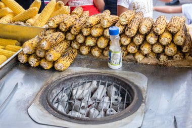 üstünde belgili tanımlık sayaç taze mısır