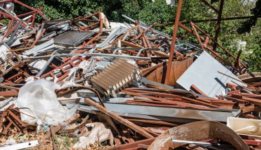 Metalik atık depolama için geri dönüşüm - dökme demir ve diğer metallerin reddetme