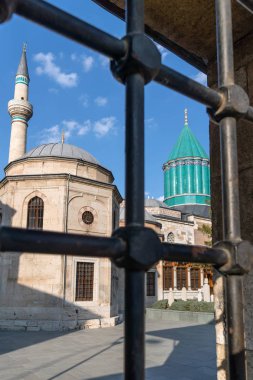 Konya, Türkiye - 11 Kasım 2018: ünlü Sufi Mevlana Tomb, 11 Kasım 2018, Konya, Türkiye. Mevlana, Mevlevi Tasavvuf derviş sipariş kurucusu Türbesi.